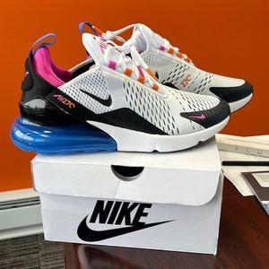 Men’s Nike Air Max 270 new in box size 9.5 color - White/Black/Magma Orange